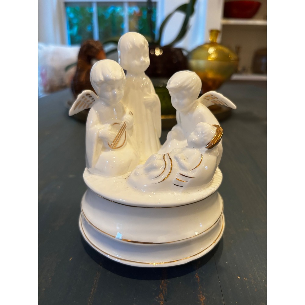 Vintage White Porcelain Nativity Music Box Angels Baby Jesus Gold Trim 22947